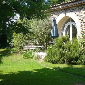 le-clos-de-lambre.hotels-rhonealpes.com/